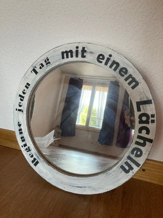 Spiegel Beginne jeden Tag mit einem Lächeln