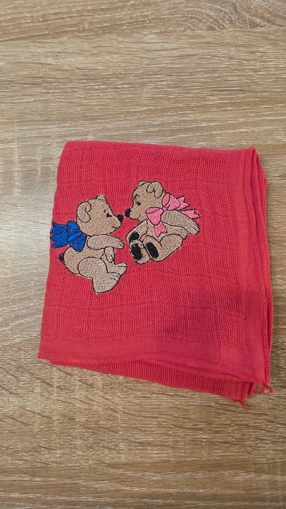 Nuschi mit süssen Stickmotiven – farbenfroh &amp; vielseitig 🧸✨