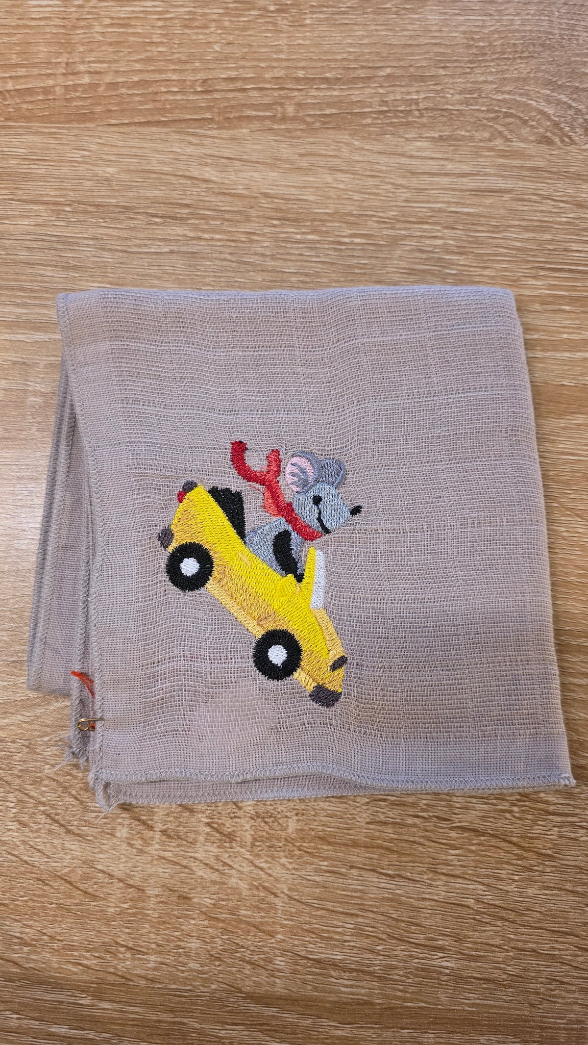 Nuschi mit süssen Stickmotiven – farbenfroh &amp; vielseitig 🧸✨
