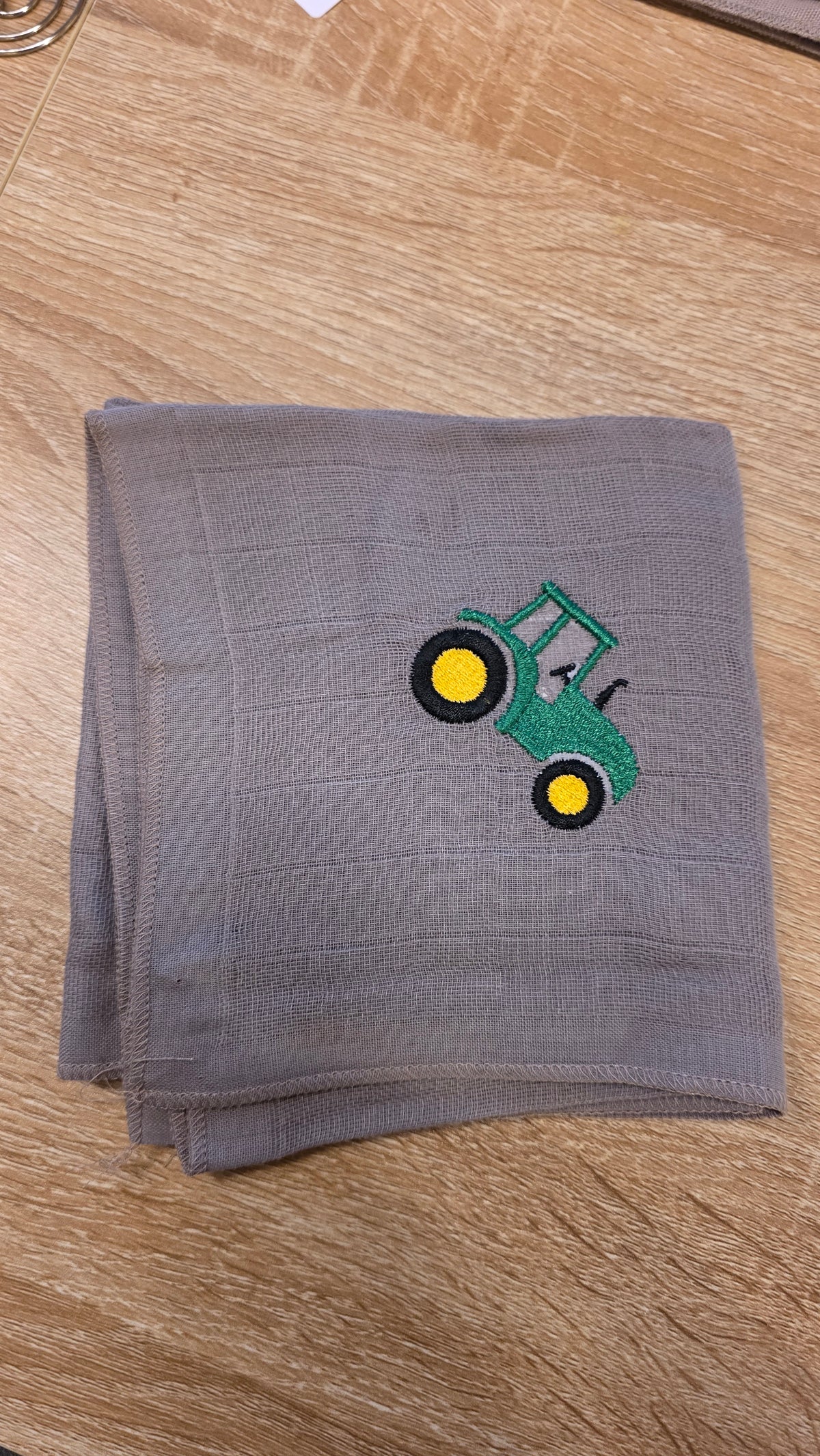 Nuschi mit süssen Stickmotiven – farbenfroh &amp; vielseitig 🧸✨