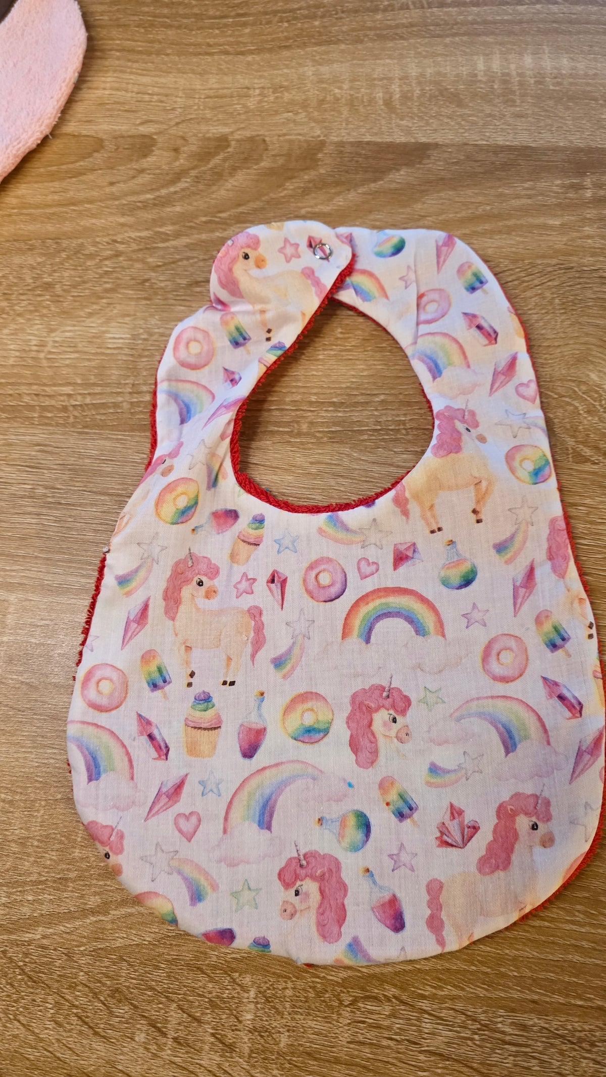 Baby-Lätzchen mit süßen Tiermotiven – einzeln erhältlich