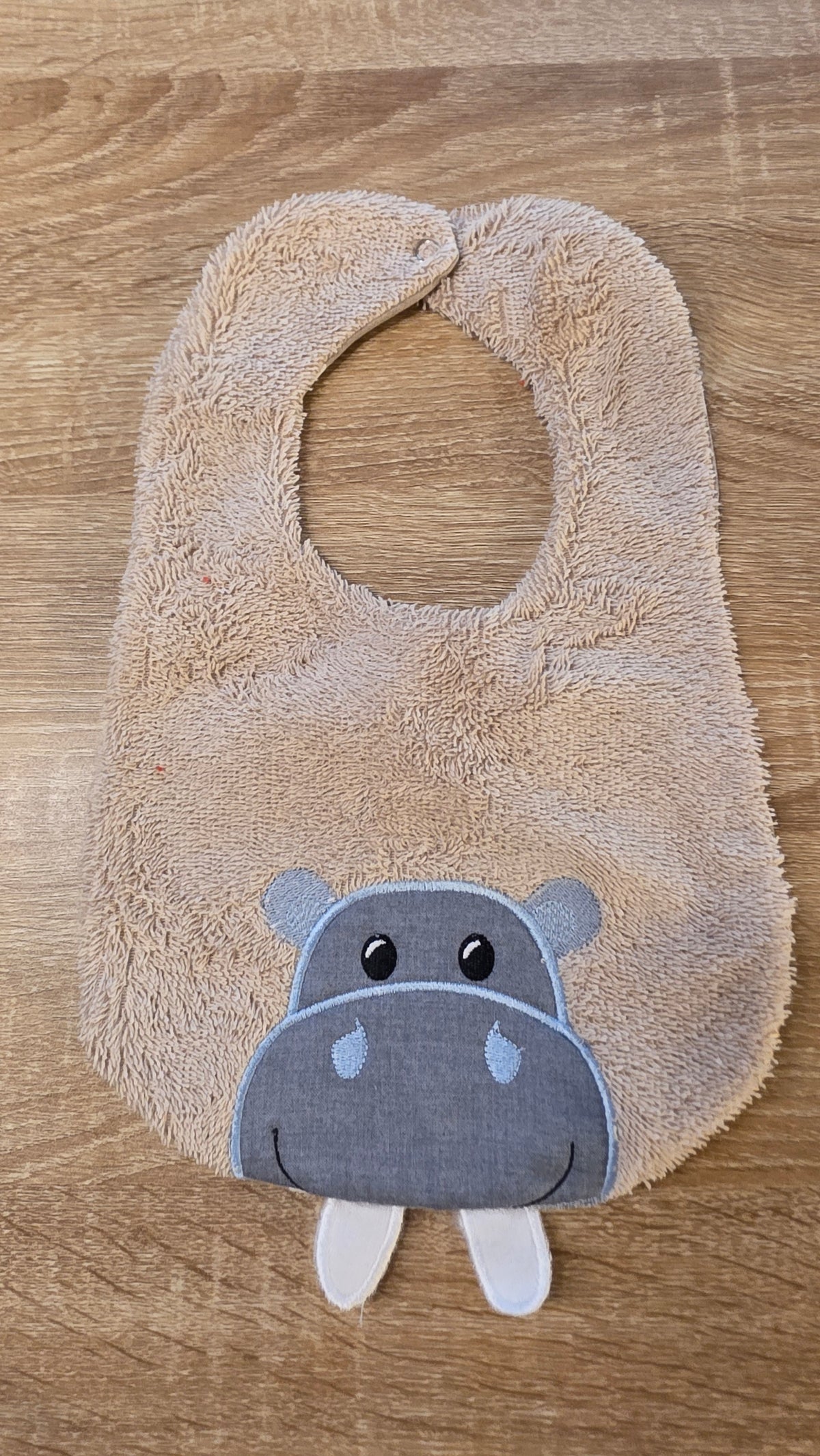 Baby-Lätzchen mit süßen Tiermotiven – einzeln erhältlich