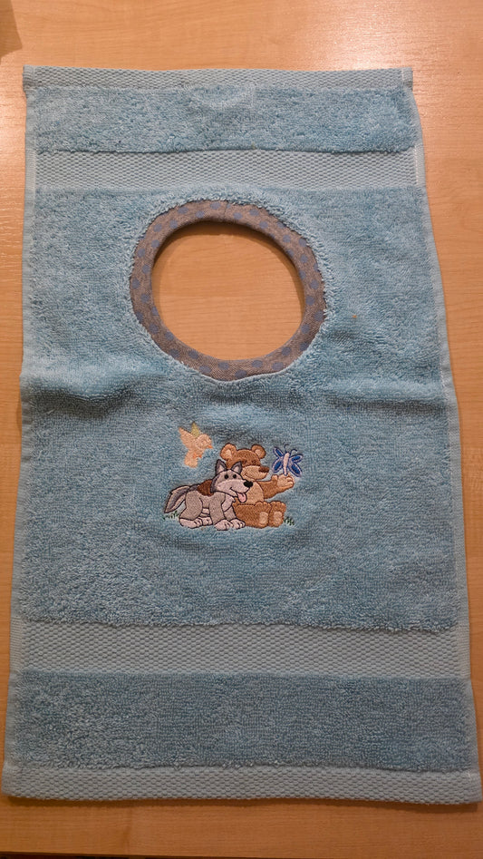 Kinder-Lätzchen aus Frottee mit Stickmotiven