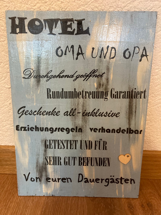 Holzschild A4 Hotel OMA und OPA